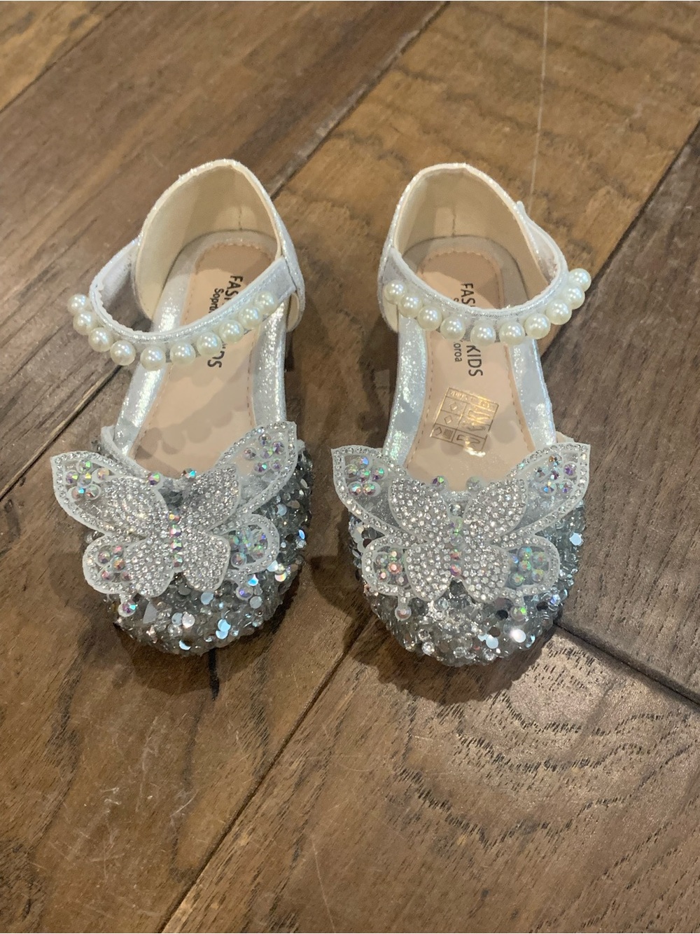 Sparkle Butterfly Pearl-Ankle Dress Shoes for Kids - Silver